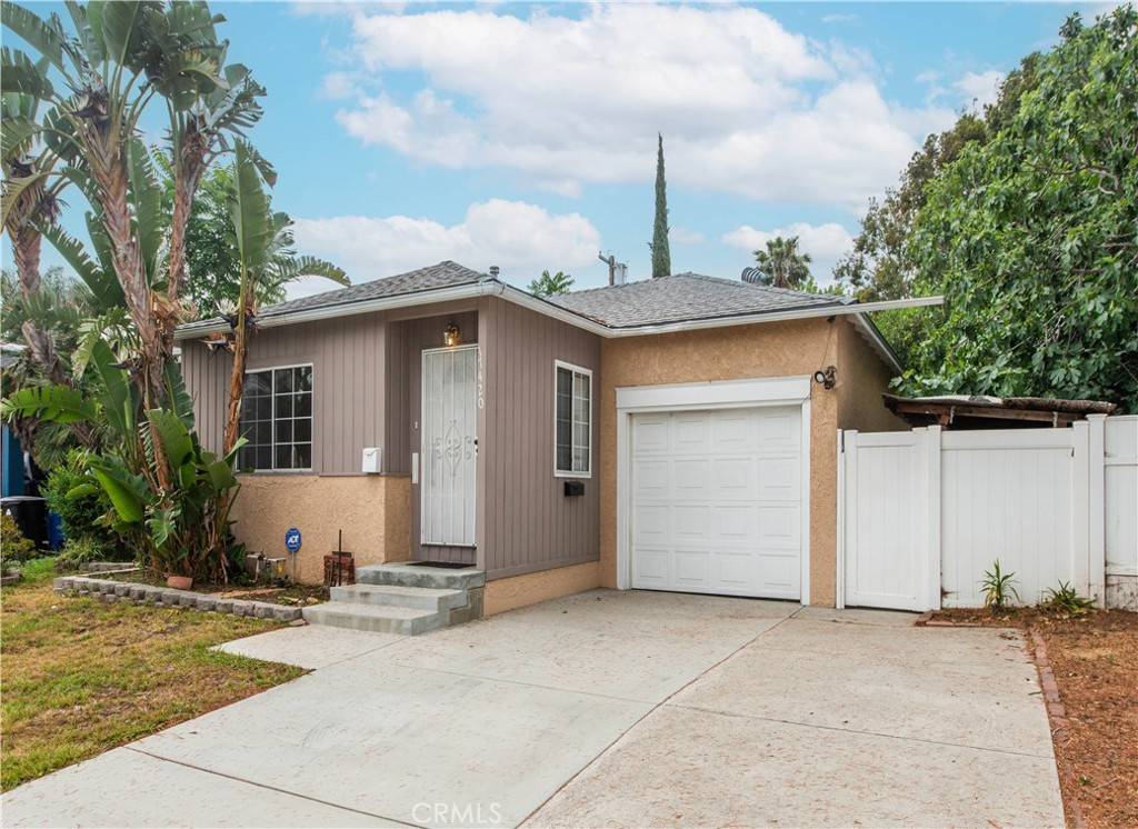 Encino, CA 91316,17420 Collins ST
