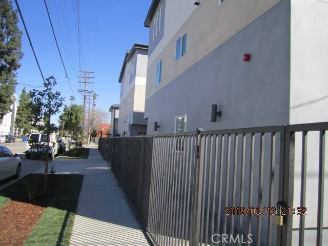 Van Nuys, CA 91401,6220 Tyrone AVE #6220 1/2