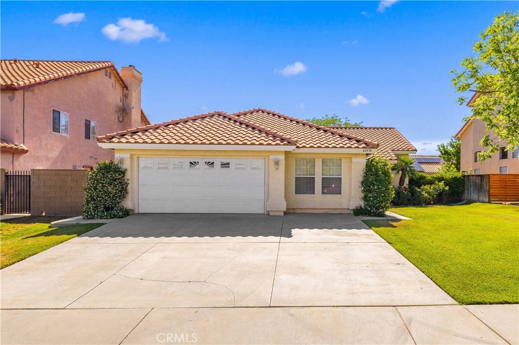 Lancaster, CA 93536,42438 W Butterscotch LN W