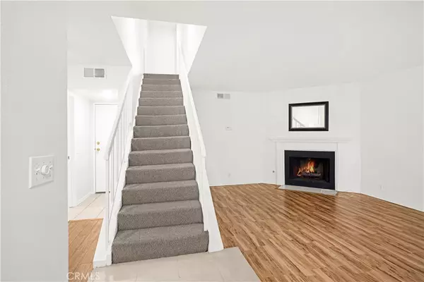 Tarzana, CA 91356,18411 Hatteras ST #122
