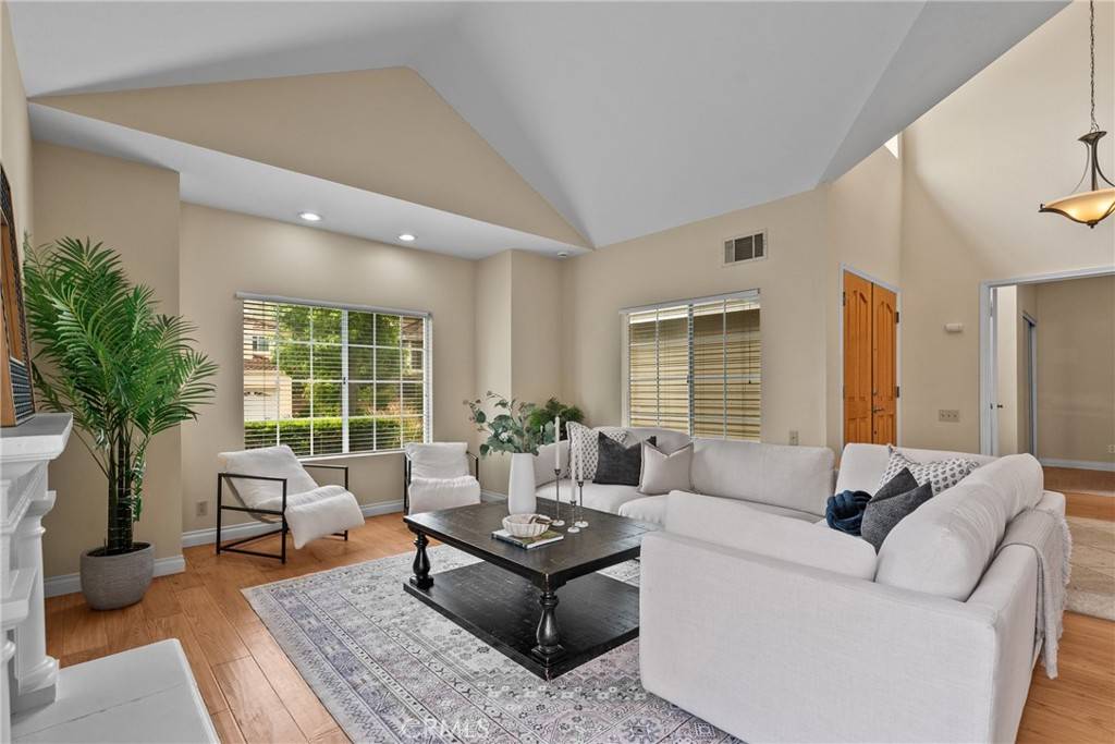 Moorpark, CA 93021,3891 Hunters Grove CT