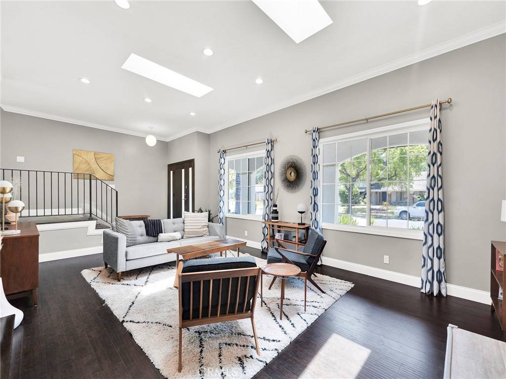 Thousand Oaks, CA 91360,183 W Sidlee ST