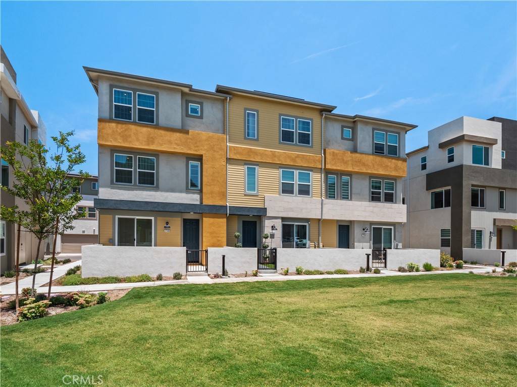 27148 Valley Oak PL, Valencia, CA 91381