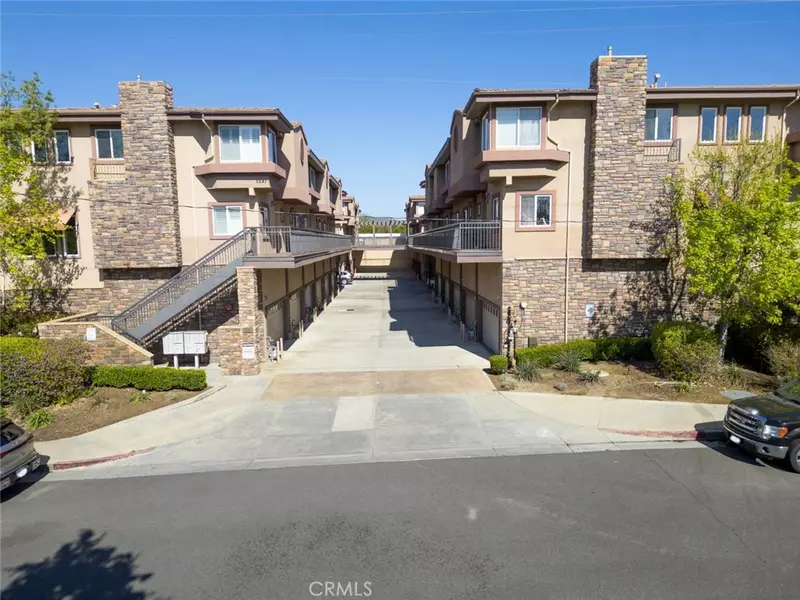 5241 Colodny DR #301, Agoura Hills, CA 91301