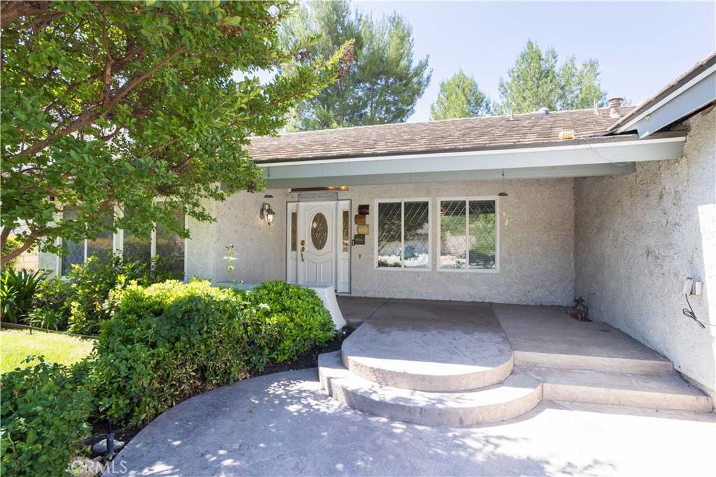 Valencia, CA 91355,24302 Vista Ridge DR