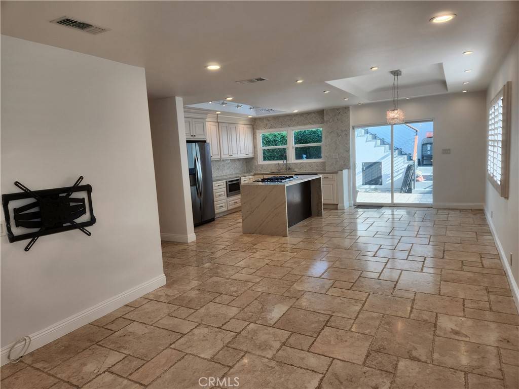 Northridge, CA 91325,17512 Lanark ST