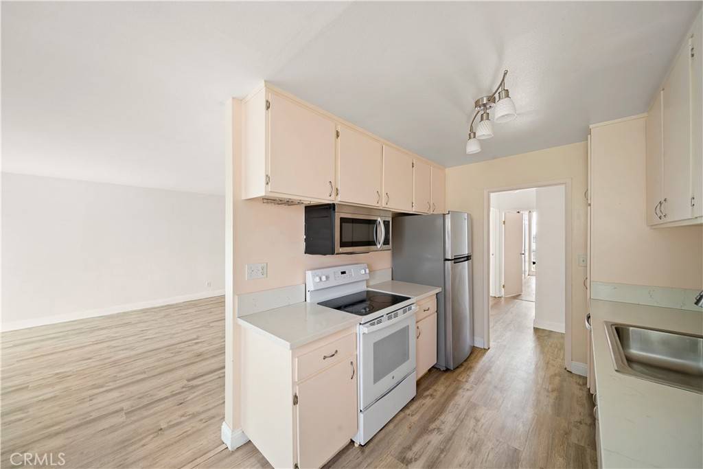 Ventura, CA 93003,3700 Dean DR #2106