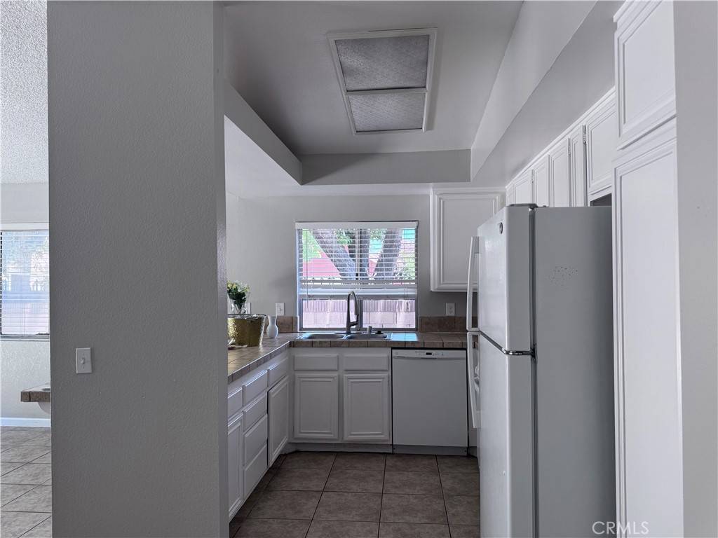Lancaster, CA 93535,1653 E  Avenue J12