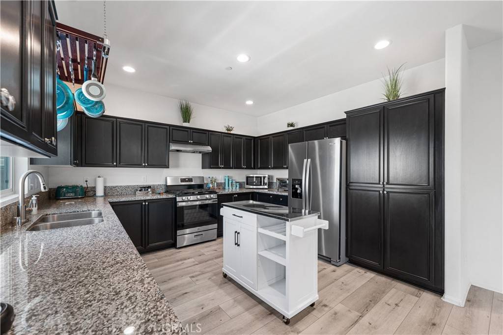 Rosamond, CA 93560,2436 Lugar Bonito CT