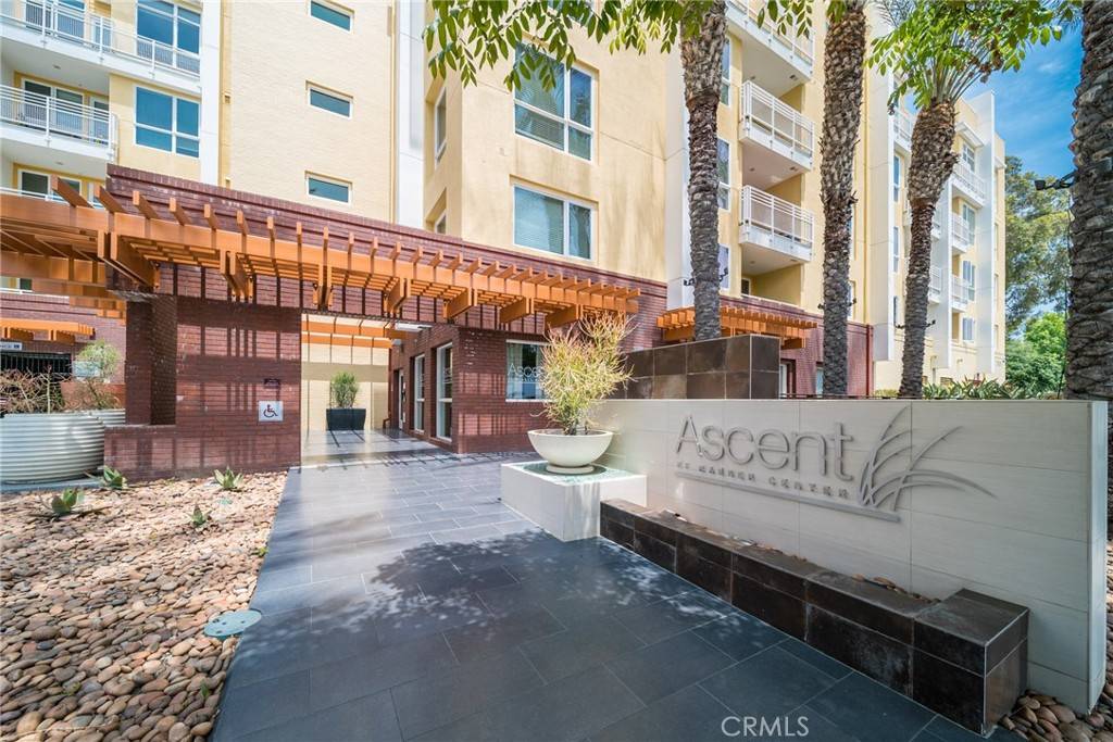 21301 Erwin ST #303, Woodland Hills, CA 91367