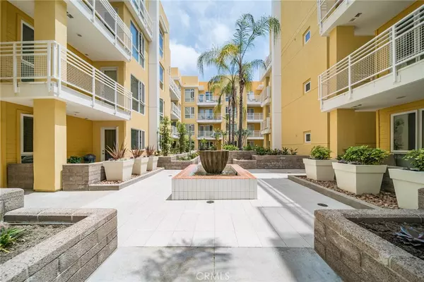 Woodland Hills, CA 91367,21301 Erwin ST #303