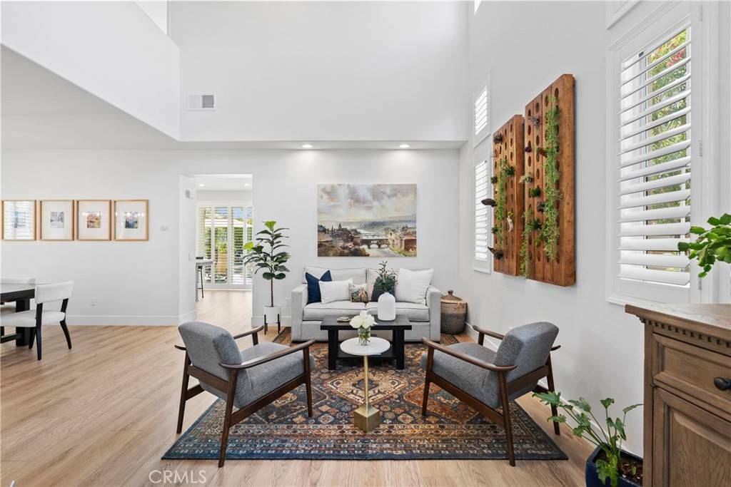 Valencia, CA 91354,27811 Bloomfield CT