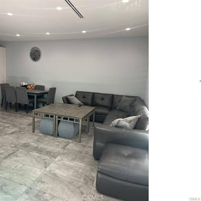 Northridge, CA 91325,9937 Babbitt AVE