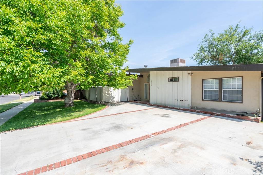 Reseda, CA 91335,19516 Blythe ST