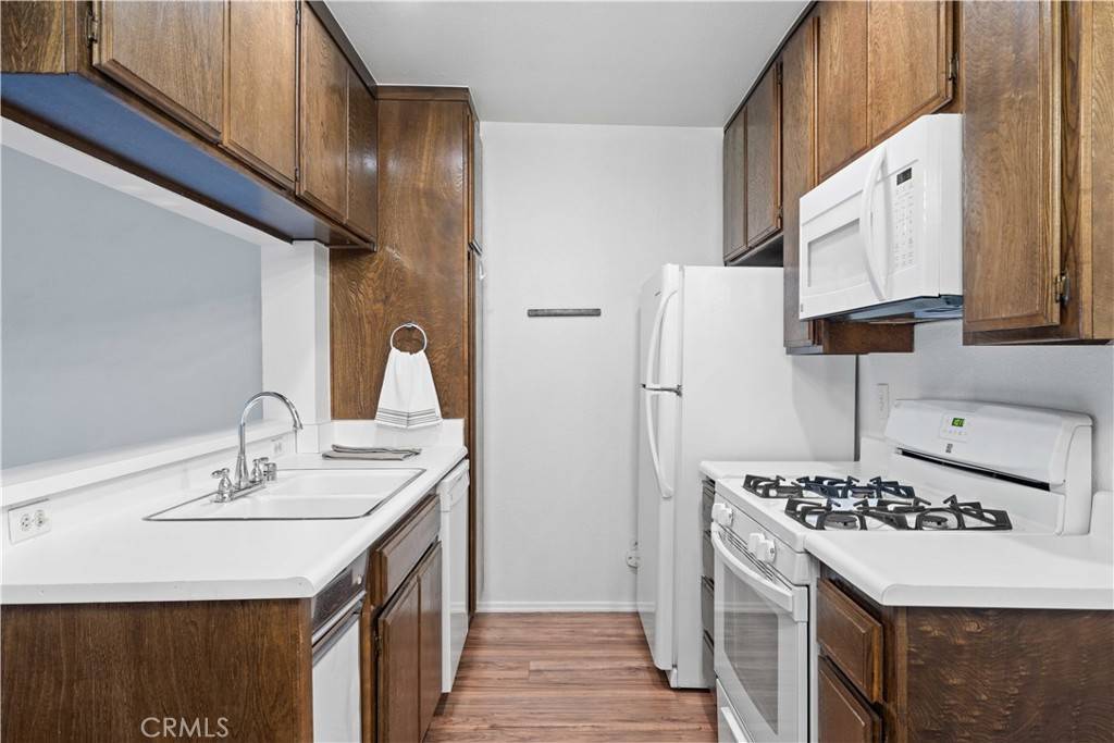 Encino, CA 91316,5500 Lindley AVE #206