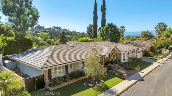 Encino, CA 91316,4423 Portico PL