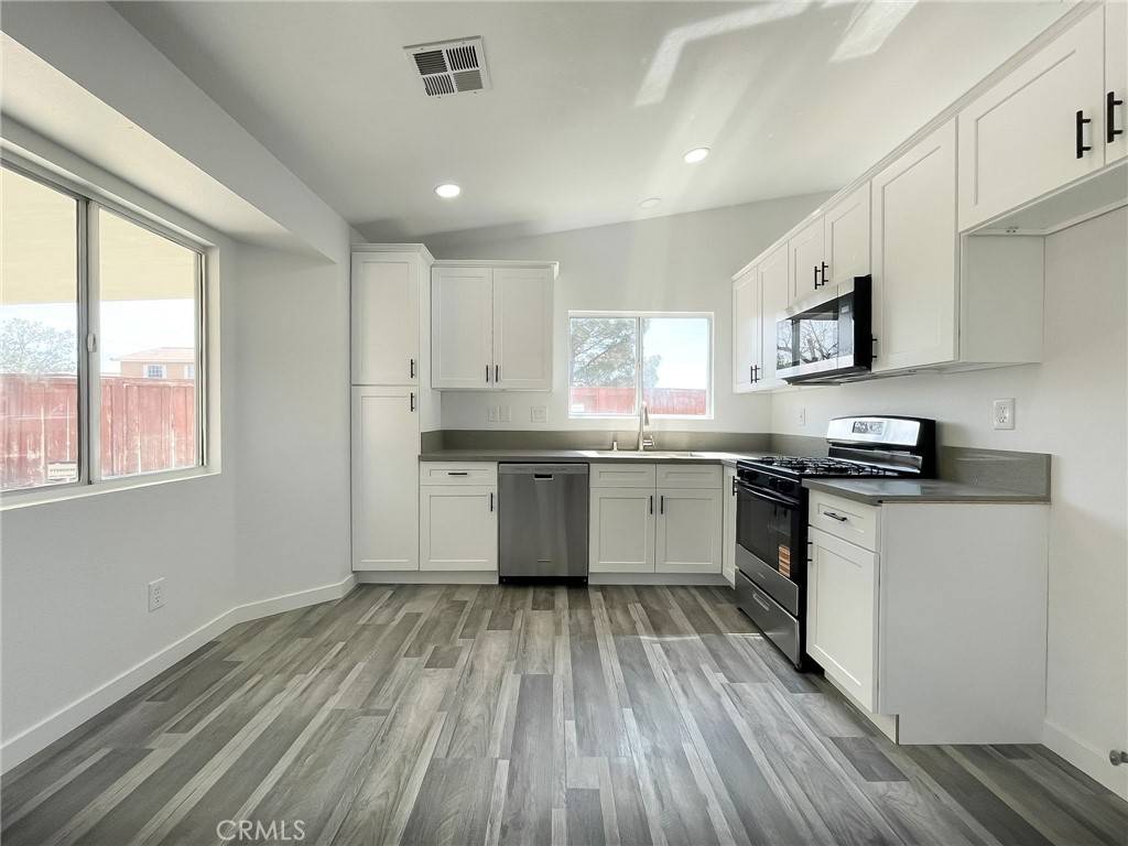 Adelanto, CA 92301,10779 Begonia ST