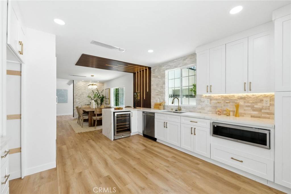 Valley Glen, CA 91401,6119 Longridge AVE