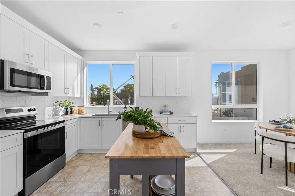 North Hills, CA 91343,9419 1/2 N Sepulveda Blvd. #1