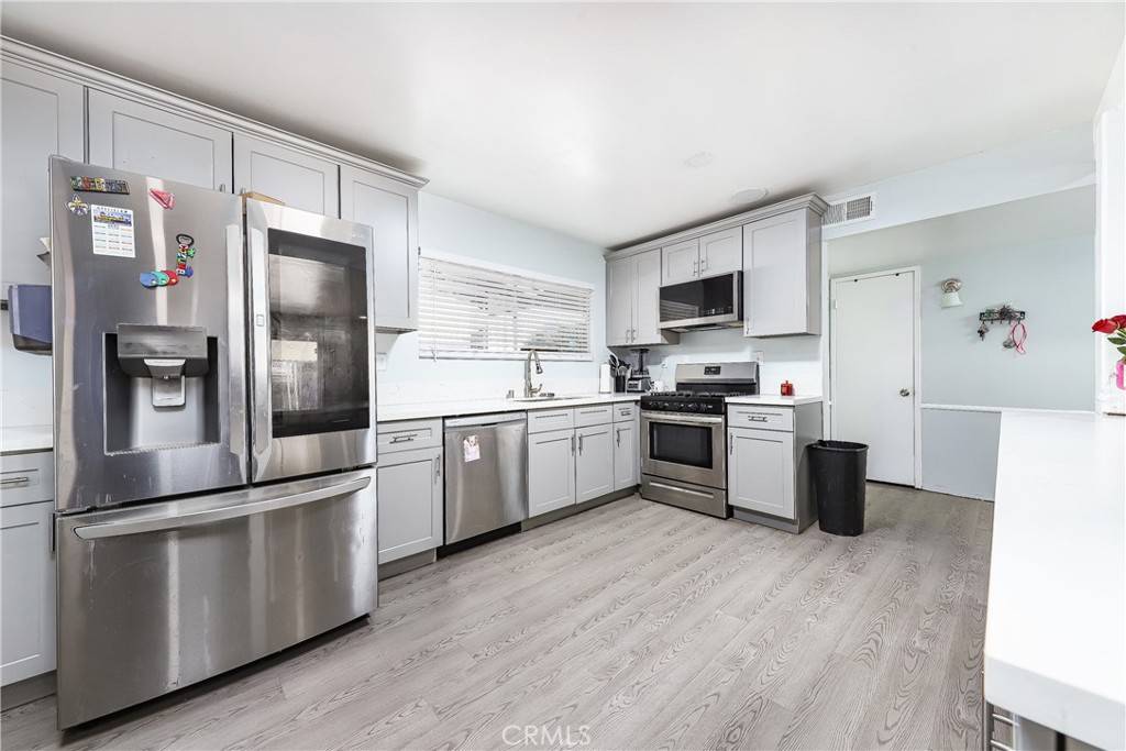 38847 2nd St E, Palmdale, CA 93550