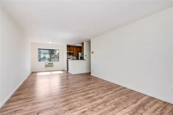 Reseda, CA 91335,17900 Sherman WAY #602