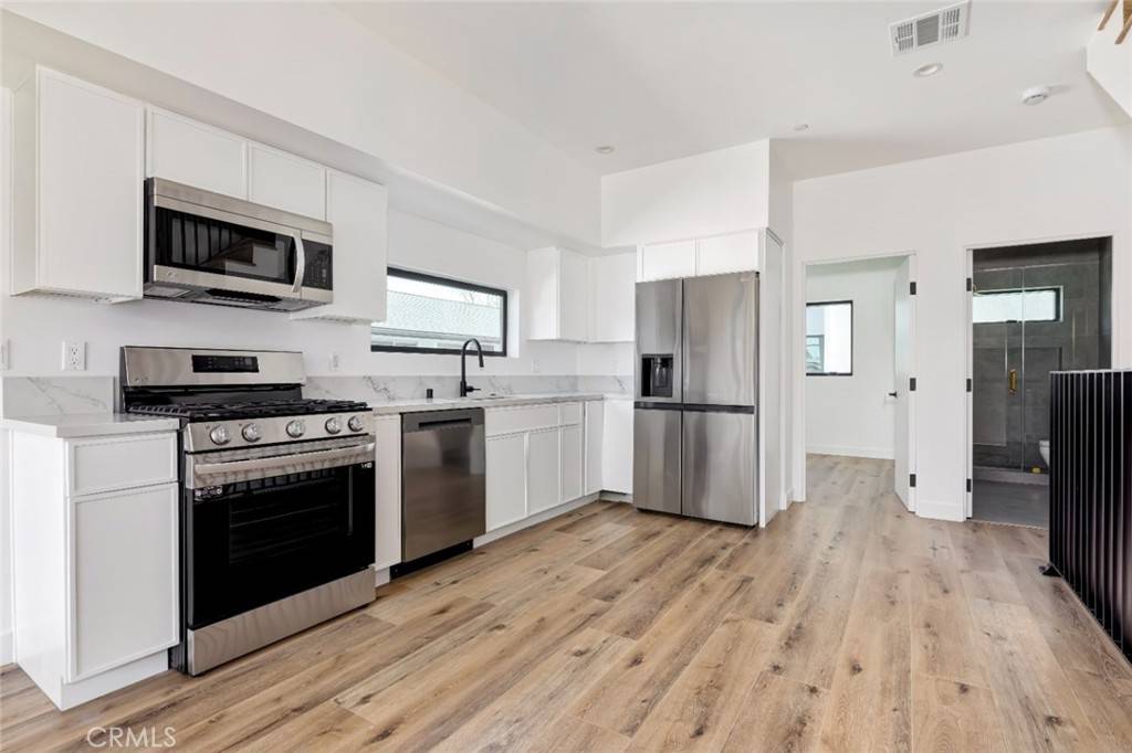 Van Nuys, CA 91401,6128 Hazeltine AVE #1