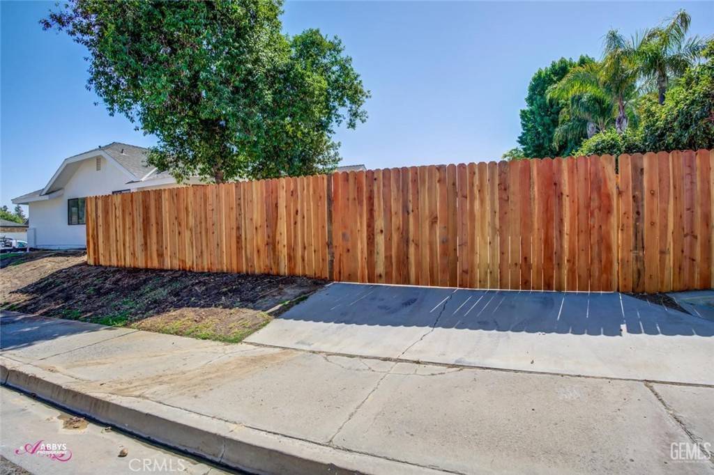 Bakersfield, CA 93306,5801 Cedar Falls DR