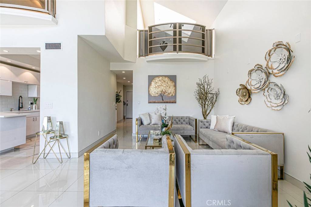 Sherman Oaks, CA 91423,13331 Moorpark ST #319