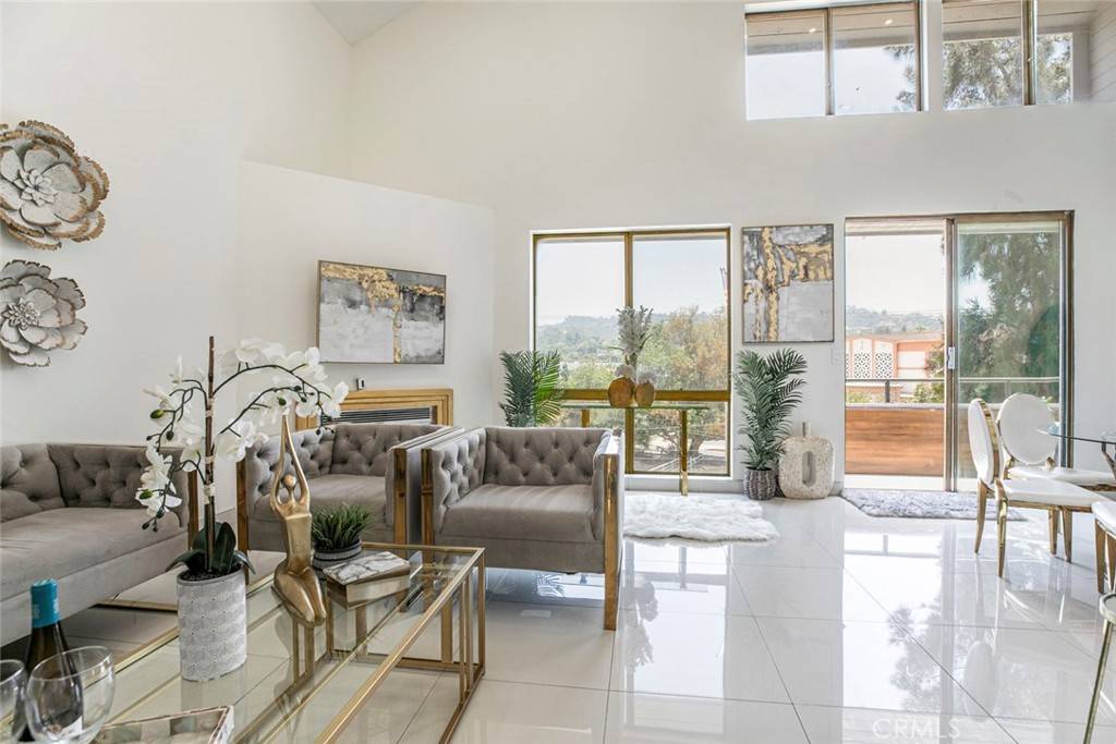 Sherman Oaks, CA 91423,13331 Moorpark ST #319