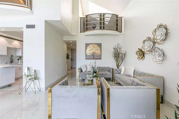 Sherman Oaks, CA 91423,13331 Moorpark ST #319