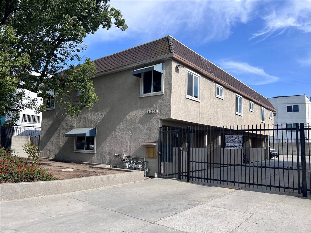 11254 Oxnard ST #3, North Hollywood, CA 91606