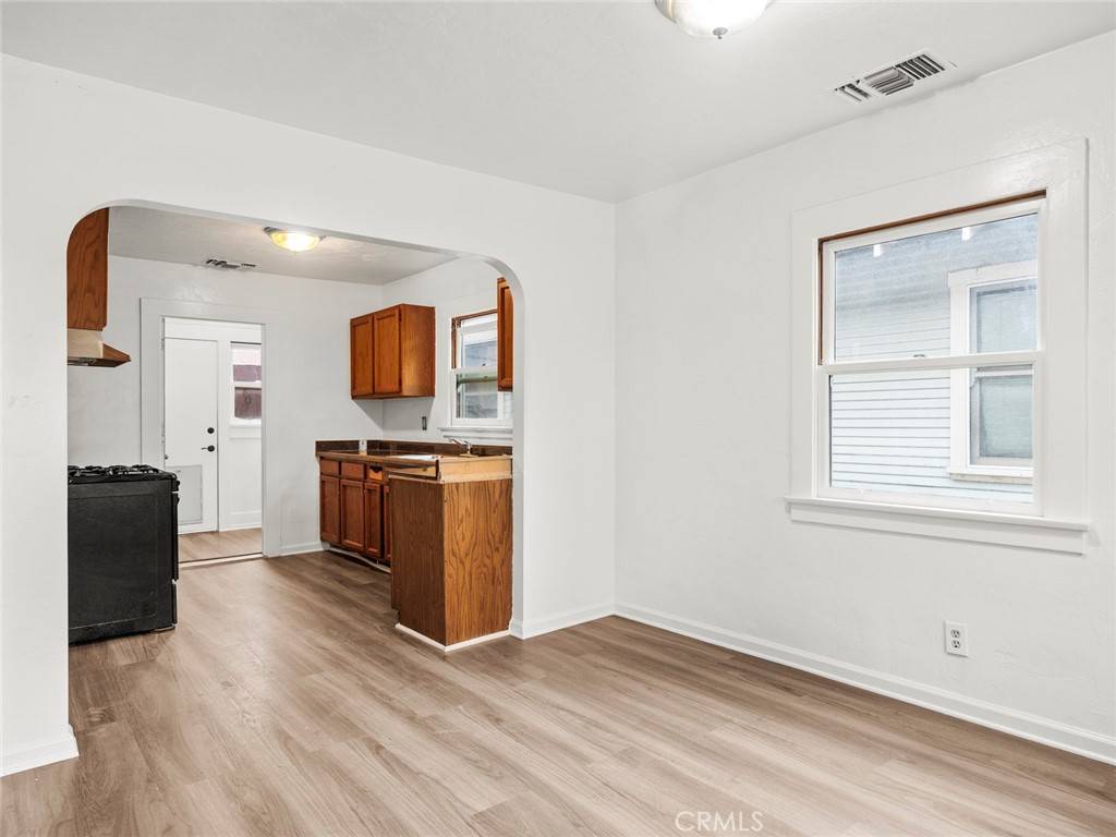 Pomona, CA 91768,689 N Gordon ST