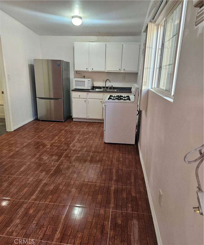 17537 Tuba, Northridge, CA 91325