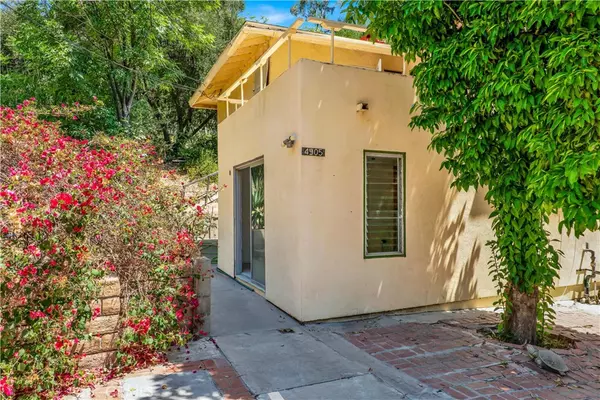 Tarzana, CA 91356,4905 Palo DR