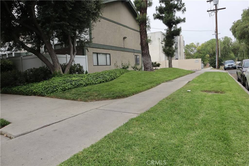 Canoga Park, CA 91304,8341 De Soto AVE #10