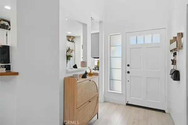 Valencia, CA 91355,23926 Arroyo Park DR #123