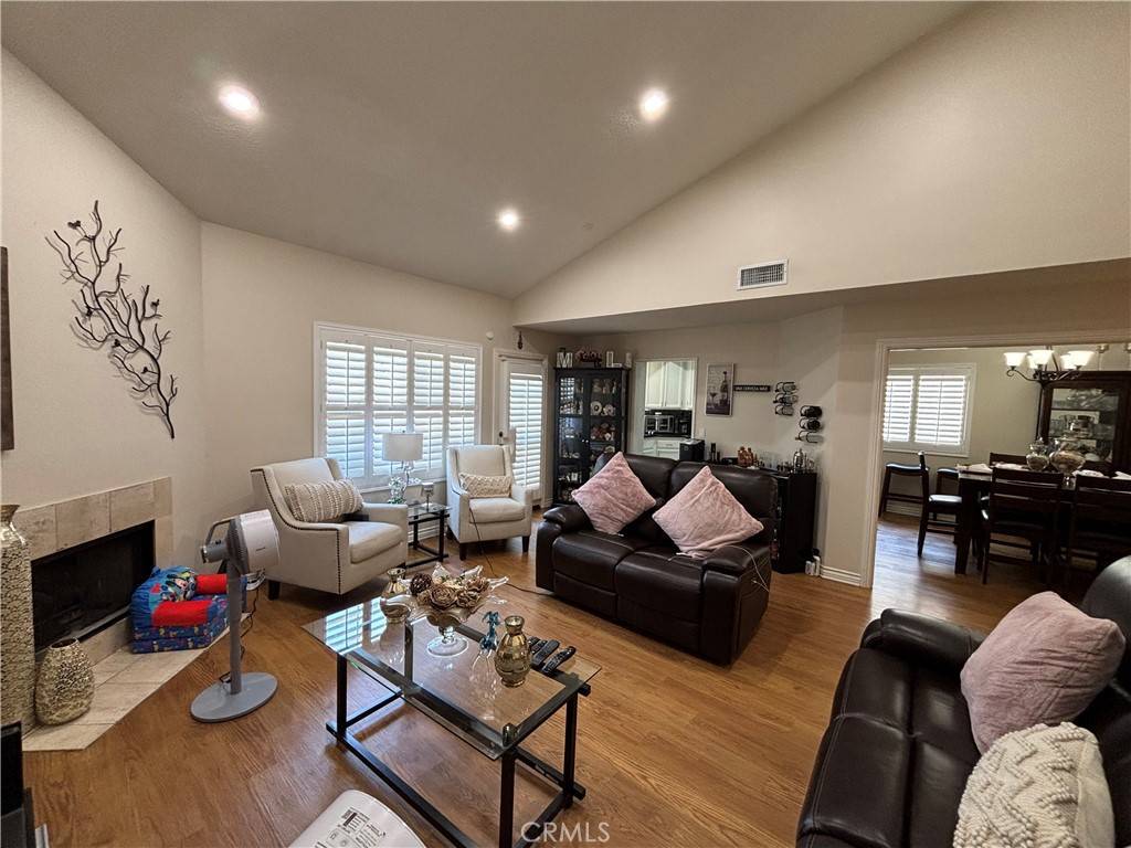 Winnetka, CA 91306,19928 Chase ST #2