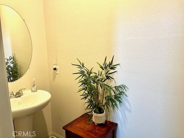 Compton, CA 90221,11 Lilac LN