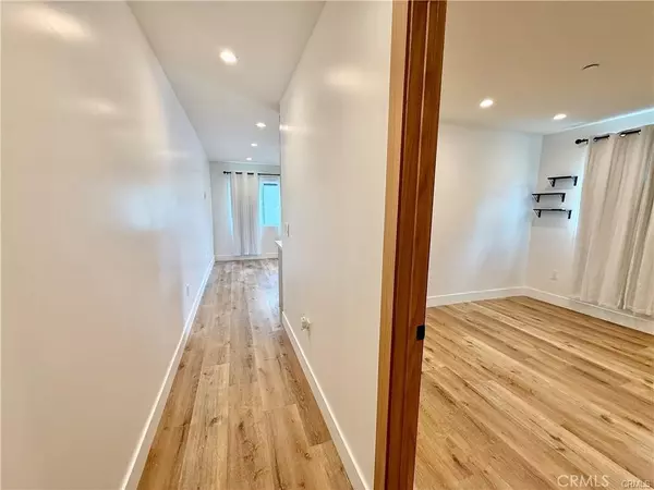 Reseda, CA 91335,6902 Corbin AVE