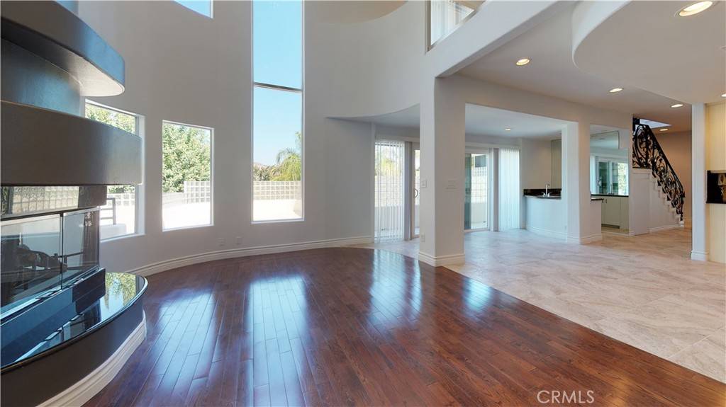 Chatsworth, CA 91311,22500 N Summit Ridge CIR