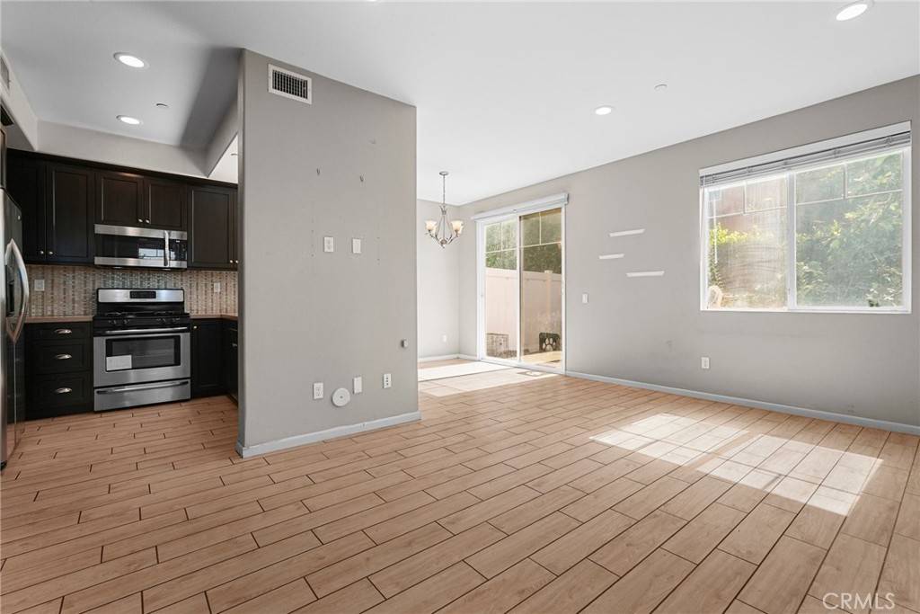 Van Nuys, CA 91405,7600 N Courage WAY