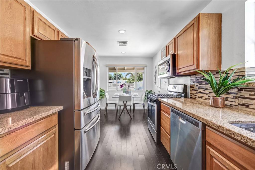 Granada Hills, CA 91344,17106 Donmetz ST