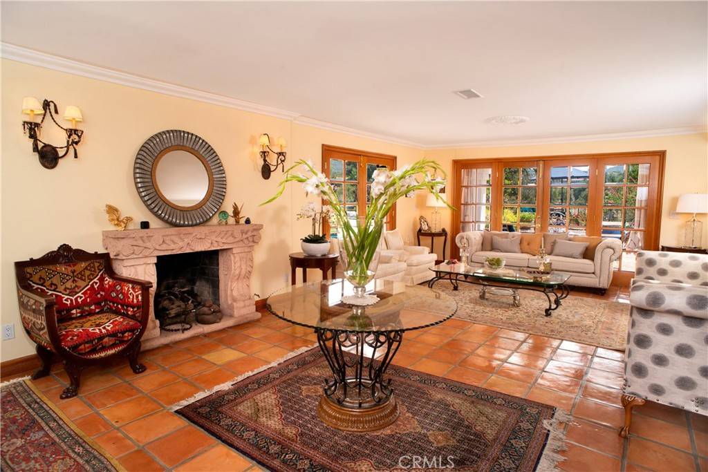 Tarzana, CA 91356,18690 Pasadero DR