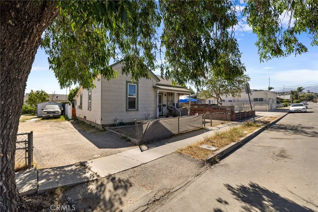 Santa Paula, CA 93060,214 S Ojai ST