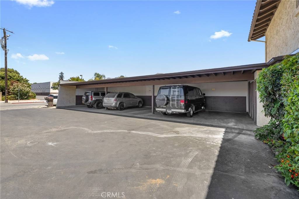 Santa Paula, CA 93060,220 S Palm AVE