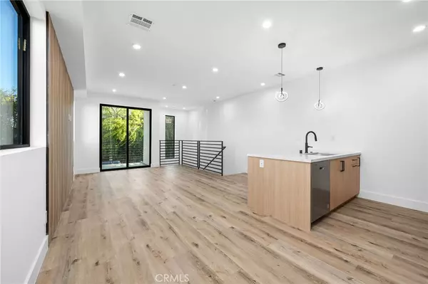 Sherman Oaks, CA 91411,14525 Weddington ST