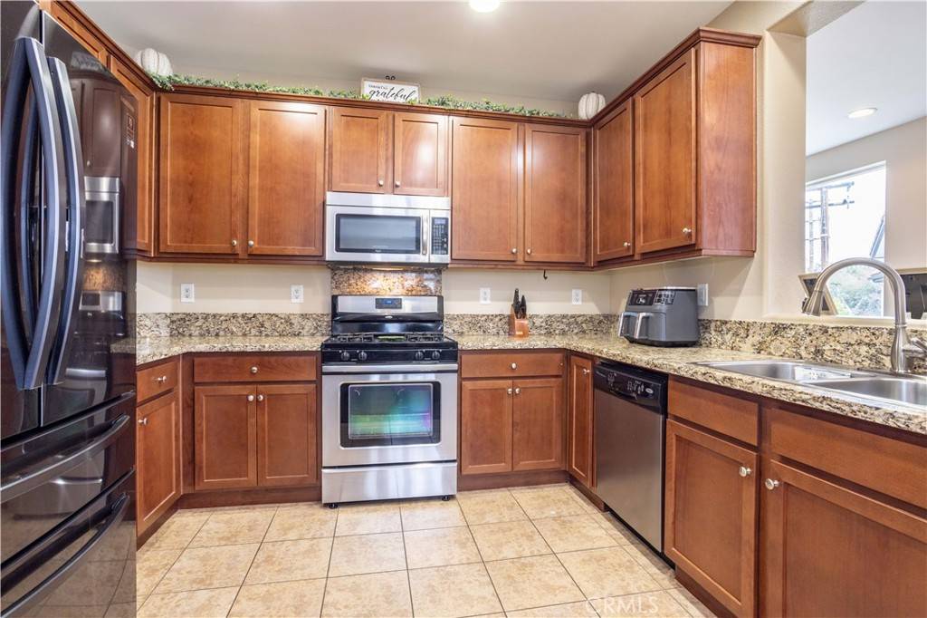 Canyon Country, CA 91351,27951 Avalon DR