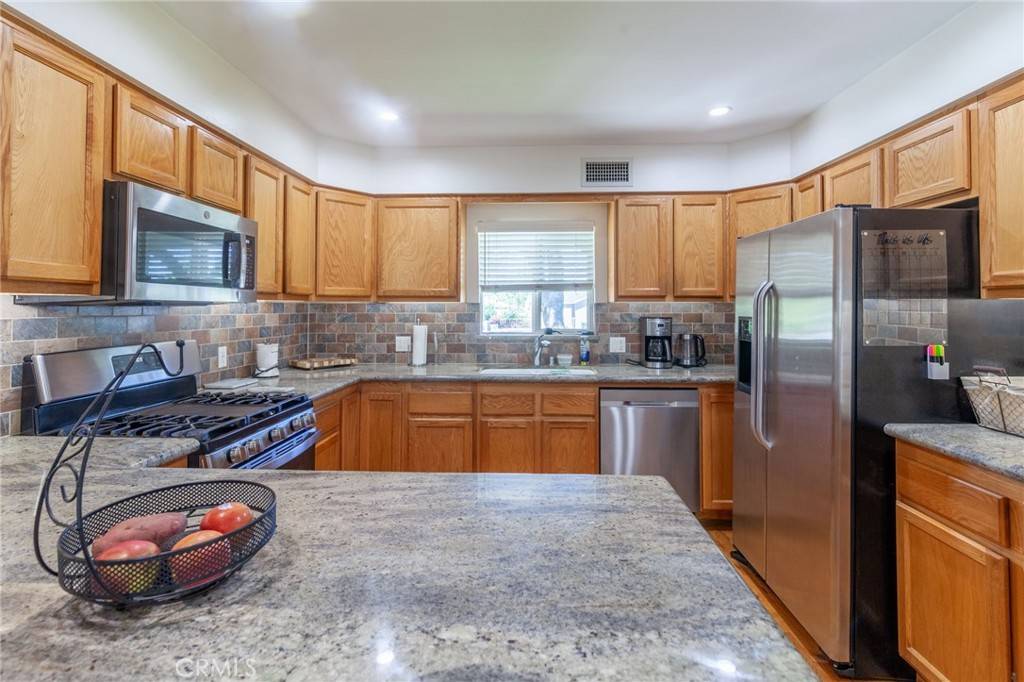 San Fernando, CA 91345,10838 Burnet AVE