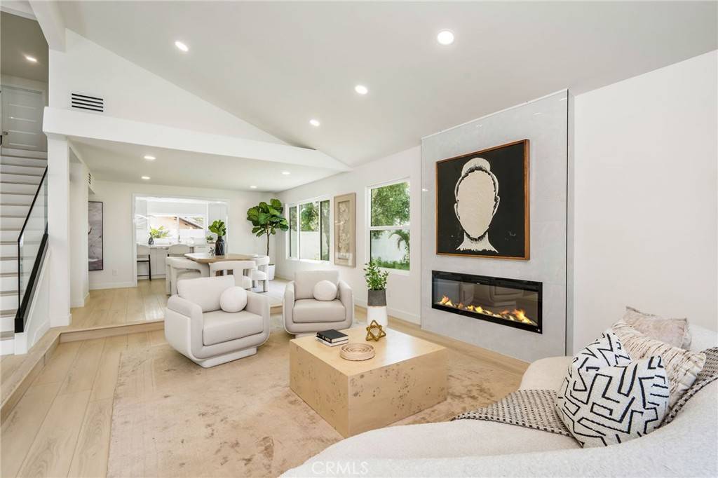 3195 Chadney DR, Glendale, CA 91206