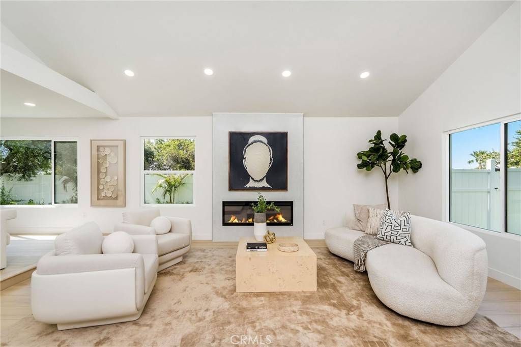 Glendale, CA 91206,3195 Chadney DR